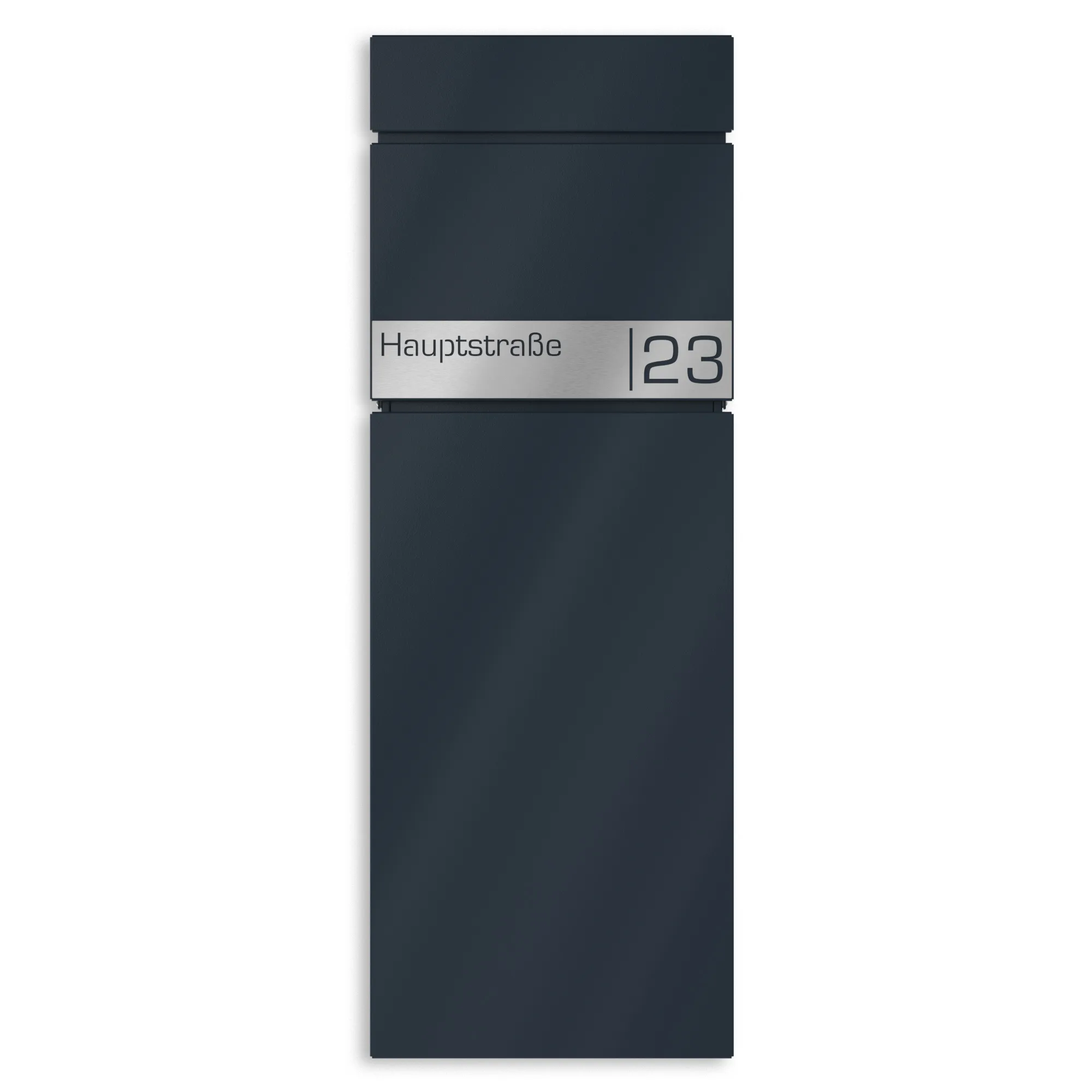 Freistehender Standbriefkasten mit Edelstahl Namensschild | Capella Freistehender Standbriefkasten mit Edelstahl Namensschild | Capella